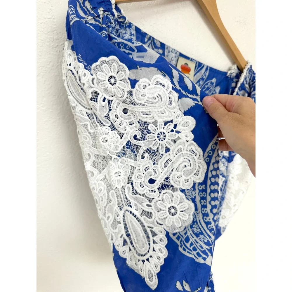 FARM RIO Blue White Tropical Sweet Rio Lace Crop Top Smocked Blouse / Size M
